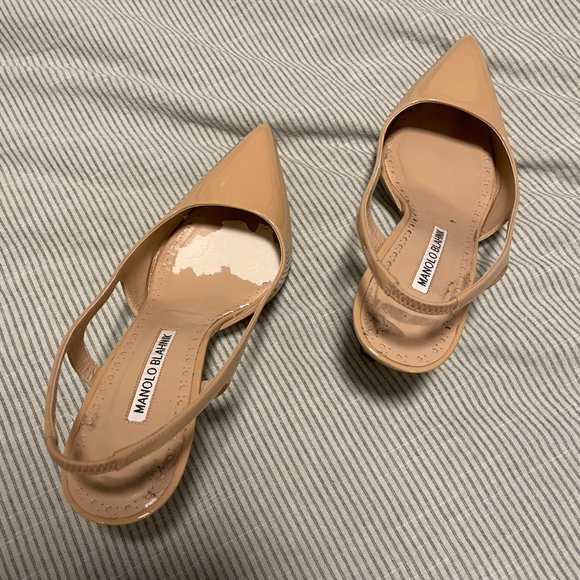 Manolo Blahnik Nude Leather Pointed Toe Pumps - Picture 2 of 7